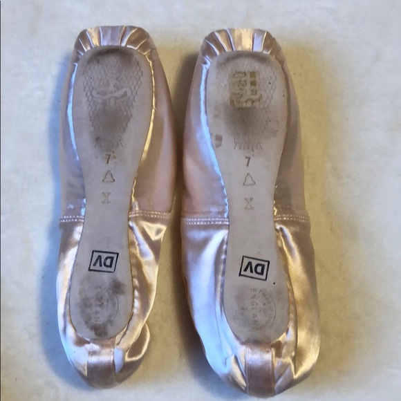 NWT Freed of London pointer shoes, maker bell - Picture 4 of 5